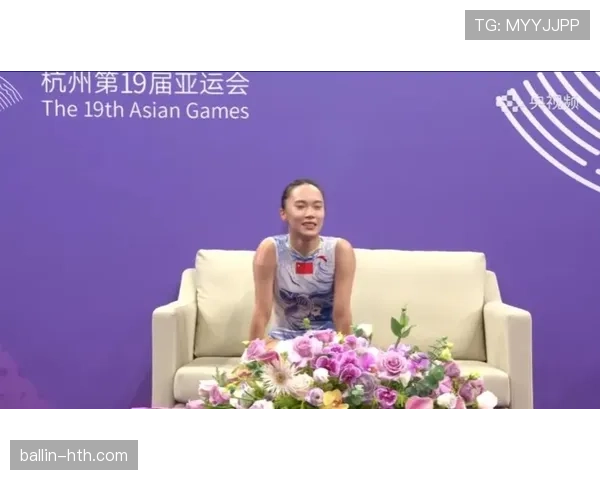 朱雪莹家里那个蹦床，比我家客厅还大